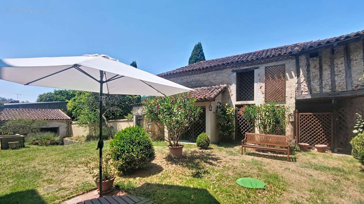 Ancien presbytère de caractère entièrement rénové de 198 m² habitables avec jardin à Labastide-d'Armagnac** - photo 3