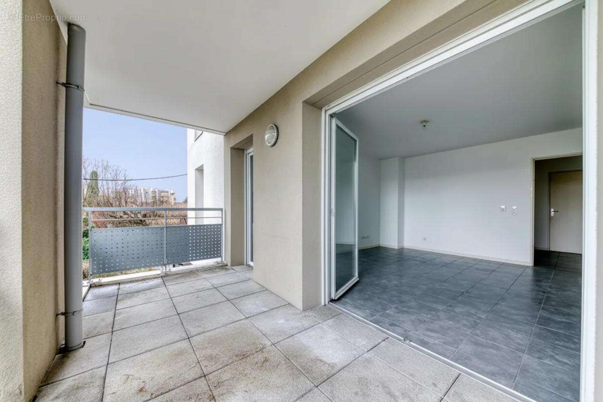 Appartement à DECINES-CHARPIEU