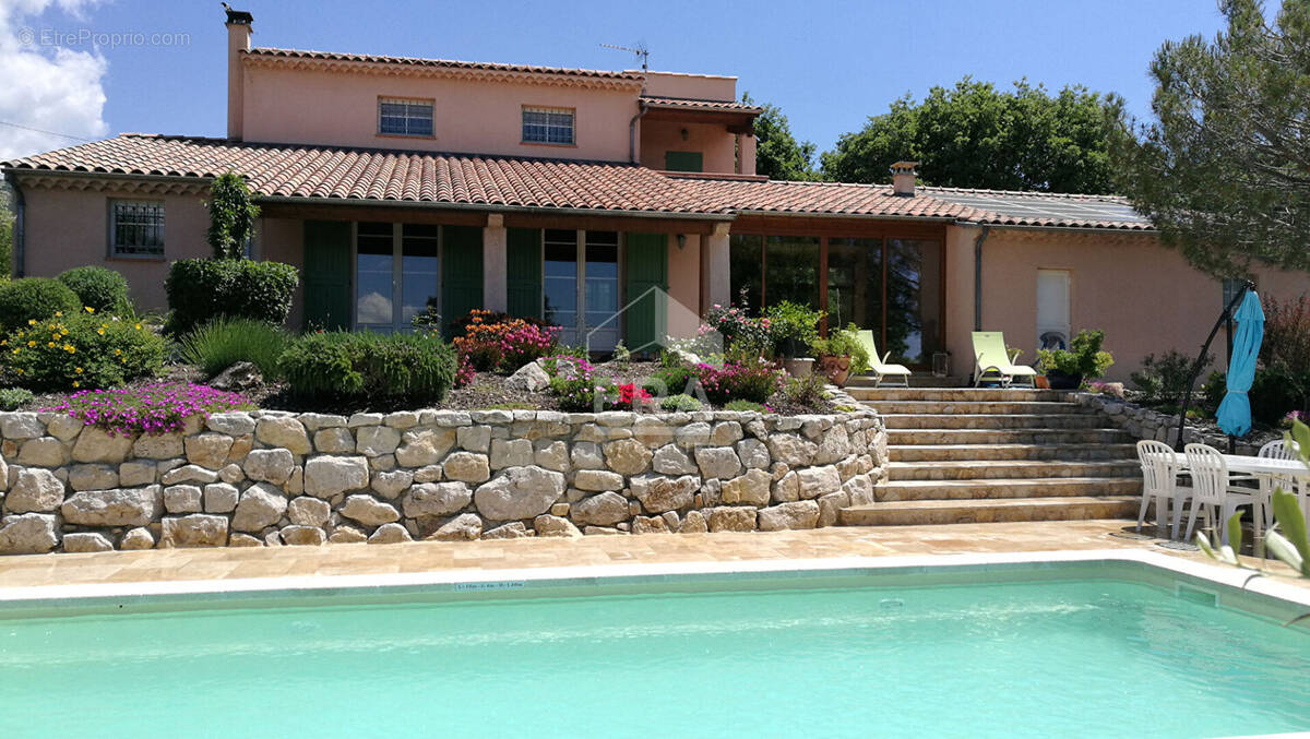 Maison à L'ESCALE