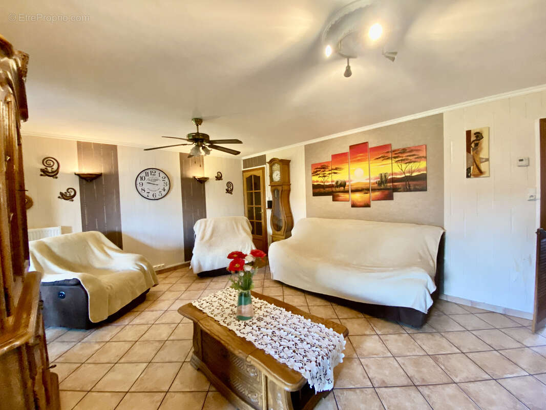 Maison à AULNOYE-AYMERIES