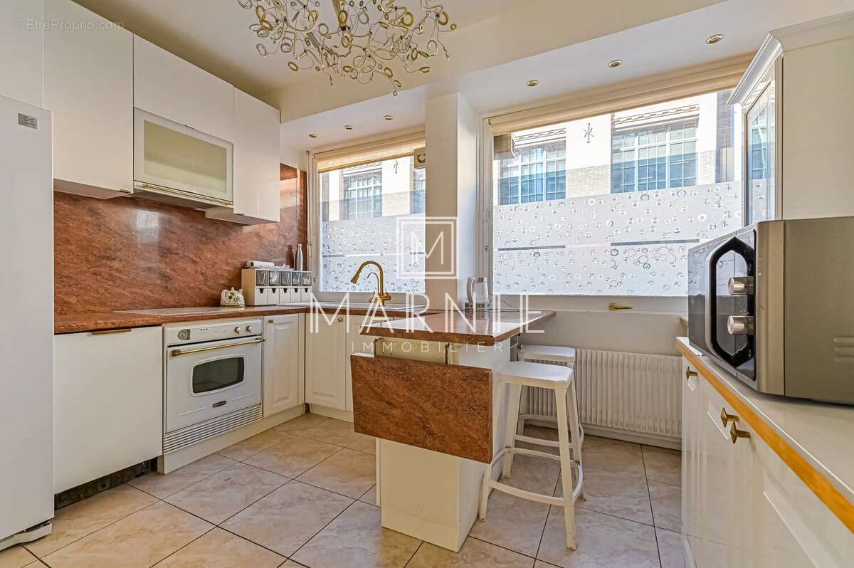 Appartement à PARIS-15E