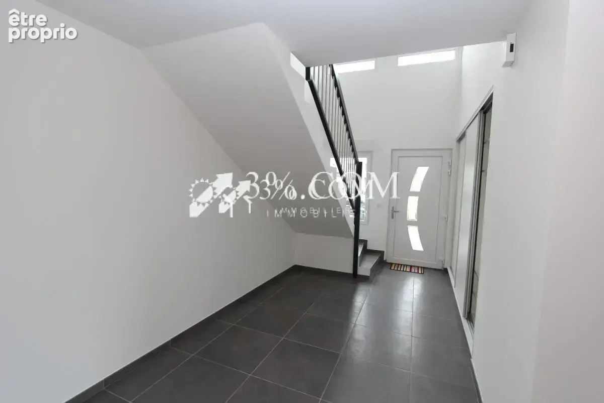 Maison 226 m2 - 5 chambres - Garage double - Jardin - photo 6