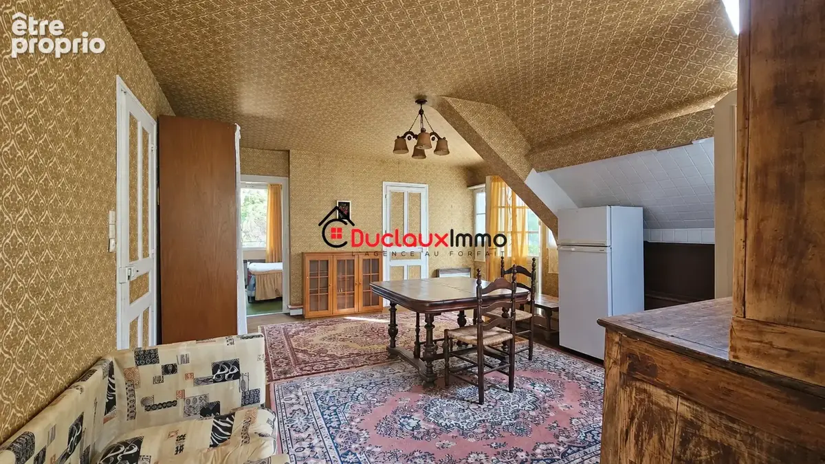 Grande maison individuelle, très bien exposée, sur un agréable terrain clos et arboré. - photo 5