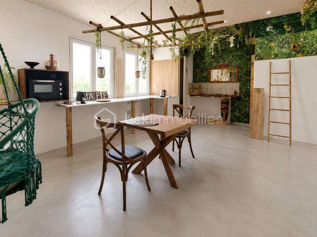 Maison renovee en briques avec entree sous porche et rentabilitee assuree - photo 19