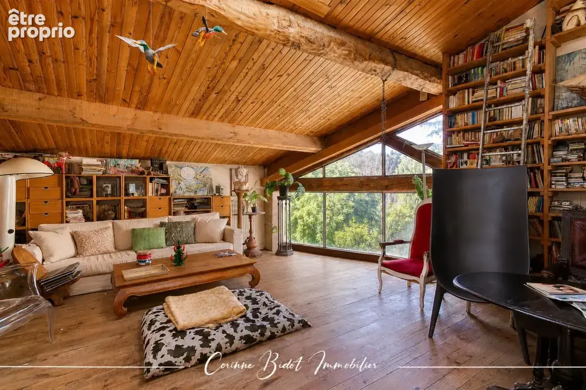 Maison 347 m² à Saint-Pierre-De-Chandieu  - photo 4