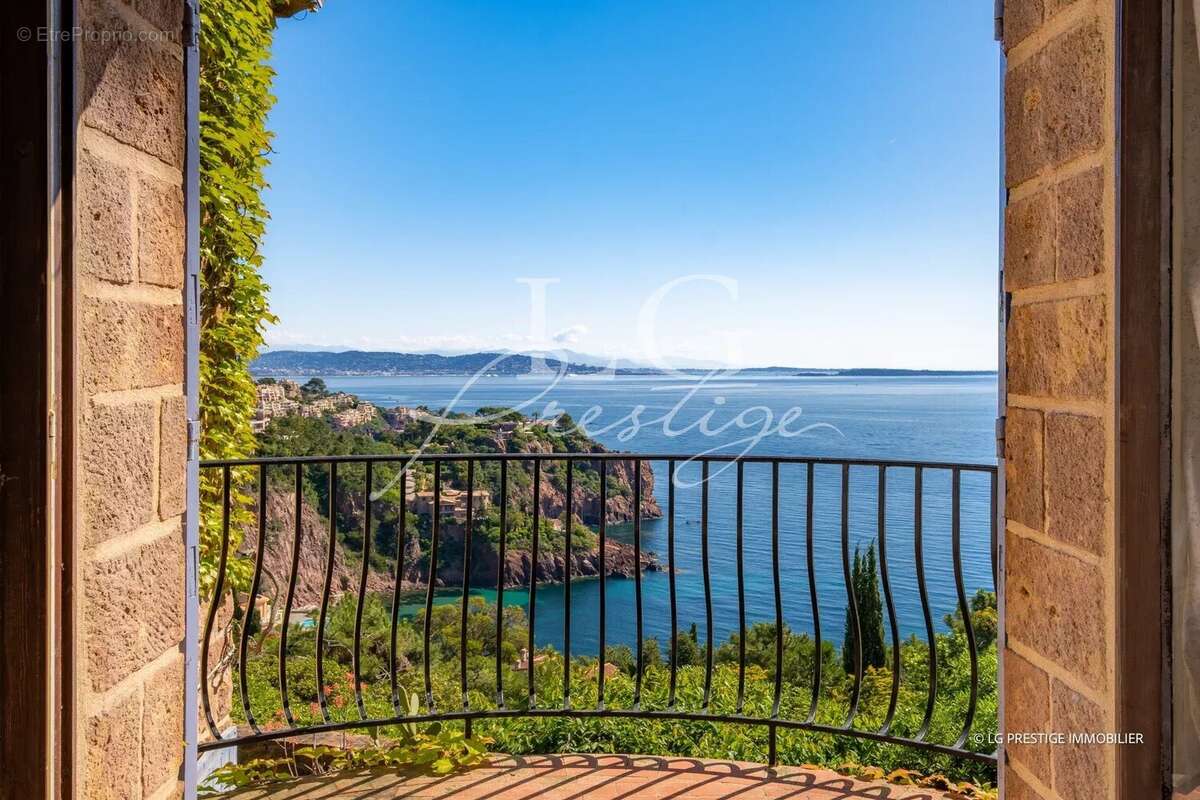 Maison à THEOULE-SUR-MER