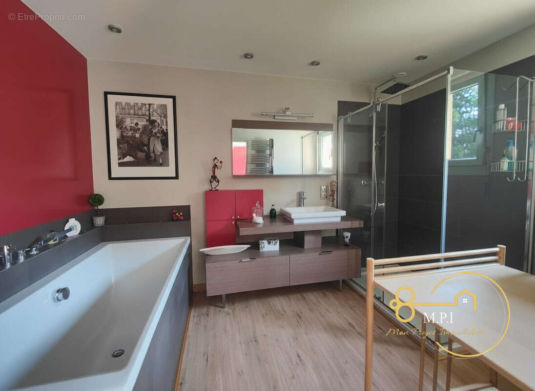 Maison 267 m² à Cerise  - photo 6