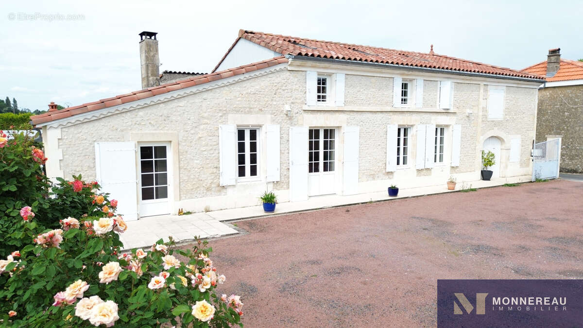 Maison à SAINT-EUGENE