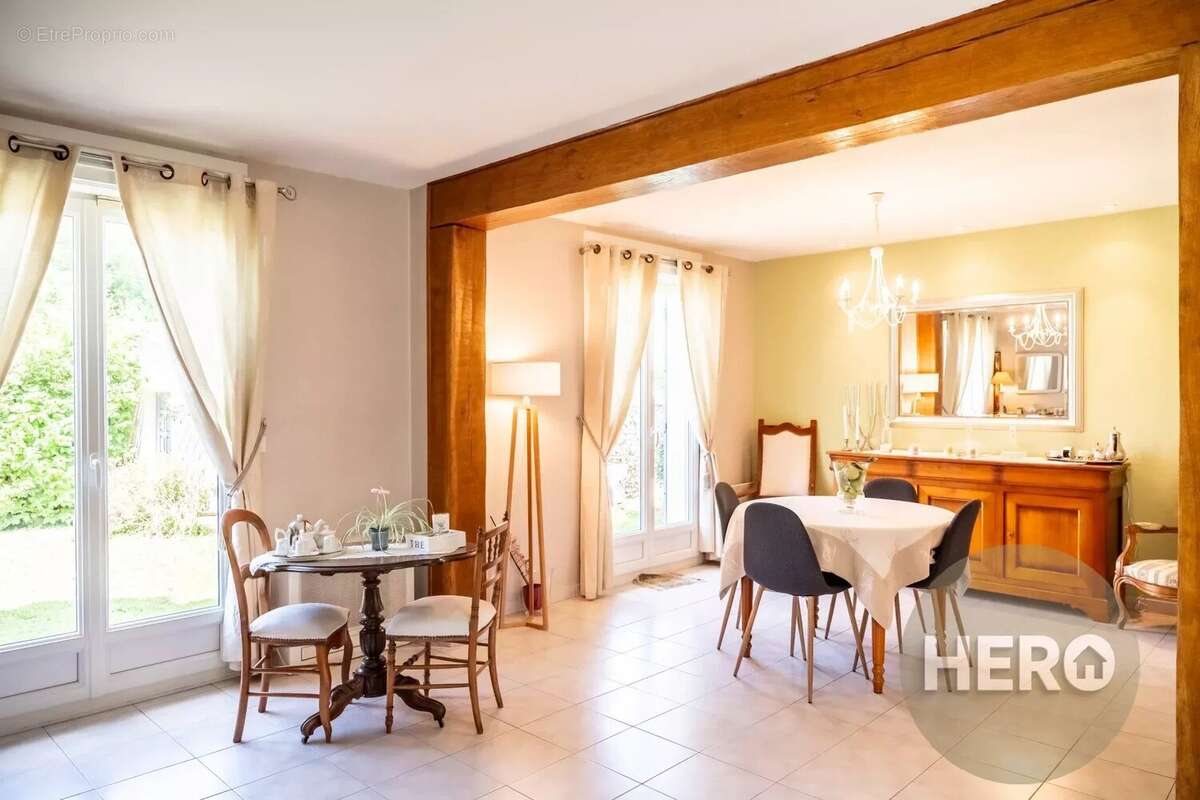 Maison à LE TREMBLAY-SUR-MAULDRE