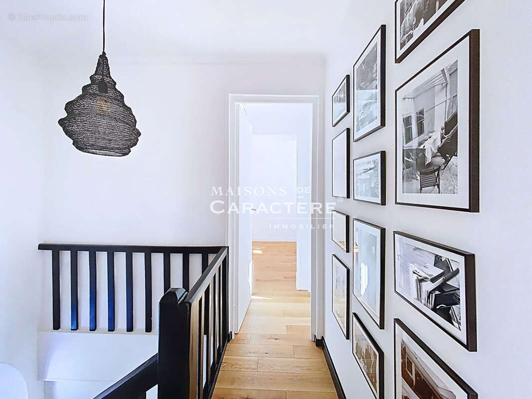 Maison à CRESPIERES