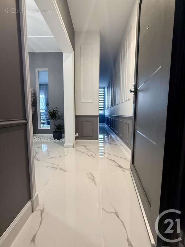 Appartement 102 m² à La Chapelle-Naude  - photo 5