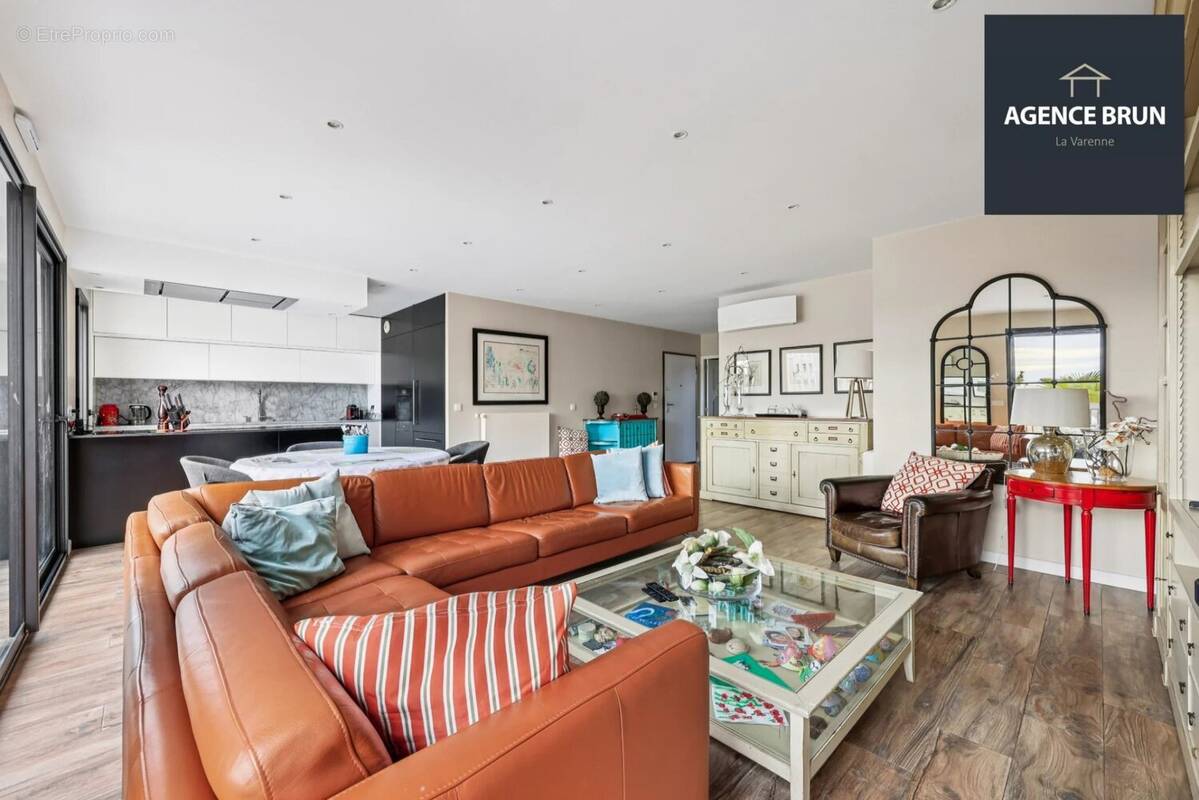 Appartement à SAINT-MAUR-DES-FOSSES