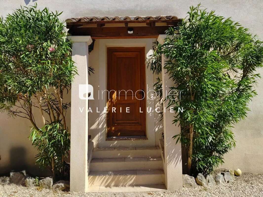 Maison à MOURIES