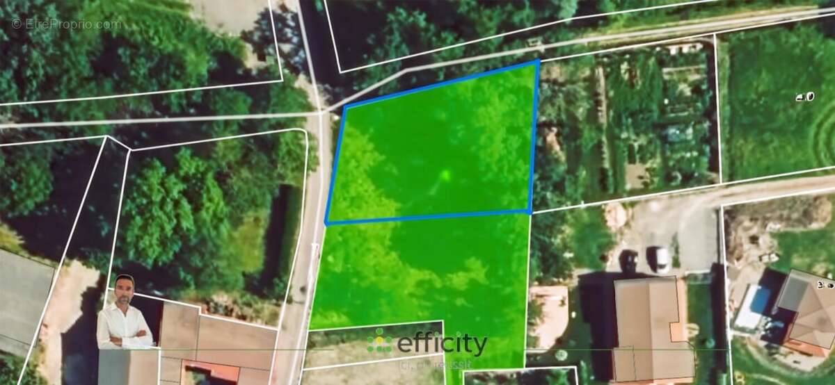 Terrain 700 m² à Beauregard-Vendon  - photo 3