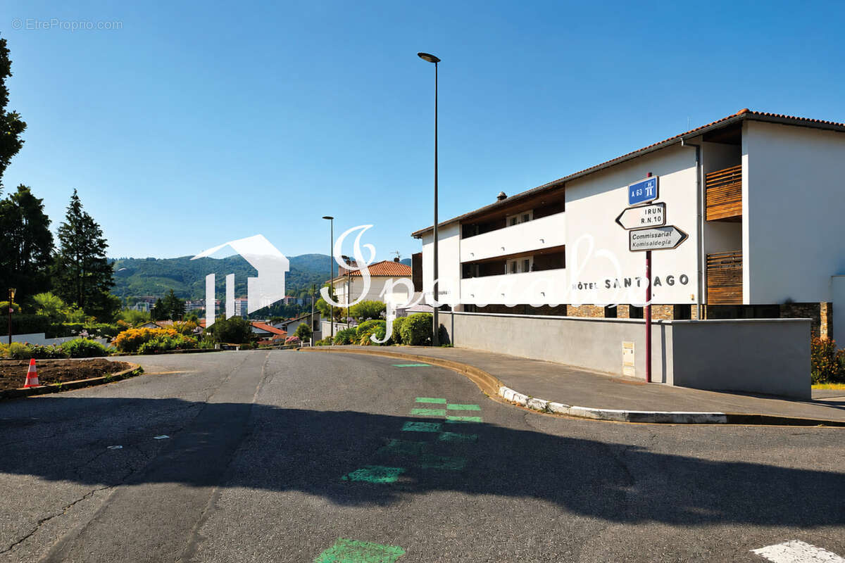 Appartement T3 bis meublé avec balcons   Centre-ville d'Hendaye   74 m2 - photo 23