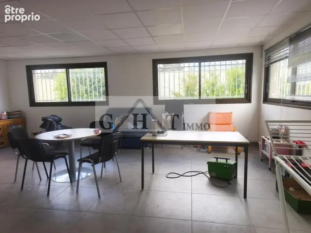 560 m² entrepot bureaux a vendre a croissy beaubourg - photo 2