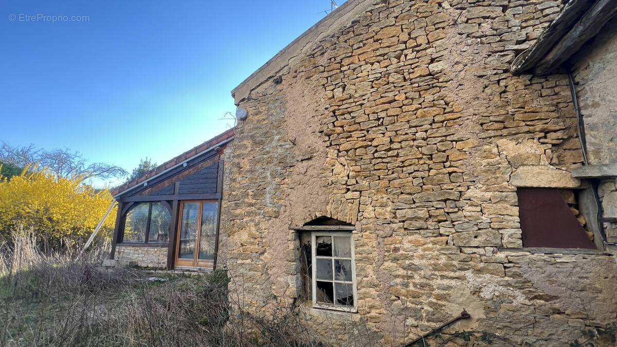 Maison à AVALLON