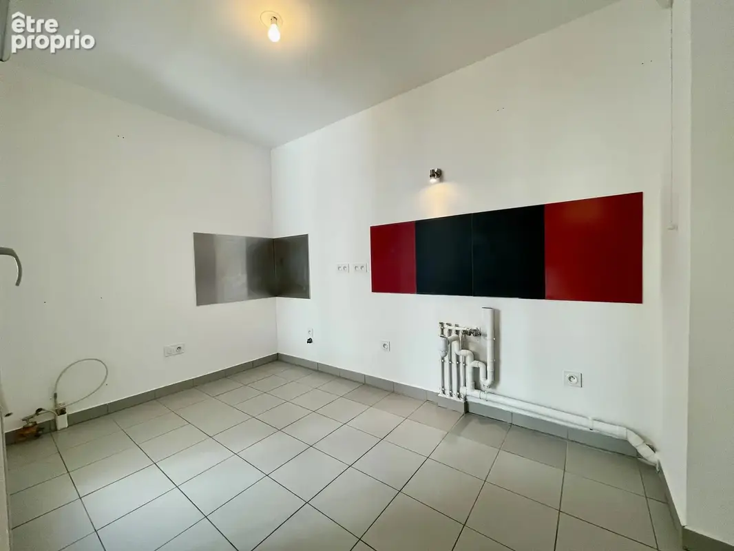 Bobigny metro ligne 5 - f3 avec terrasse et parking ! - photo 7