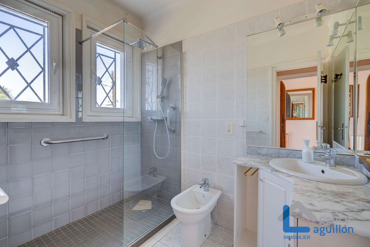 Maison de 170m2 comprenant deux appartements t3 - photo 21