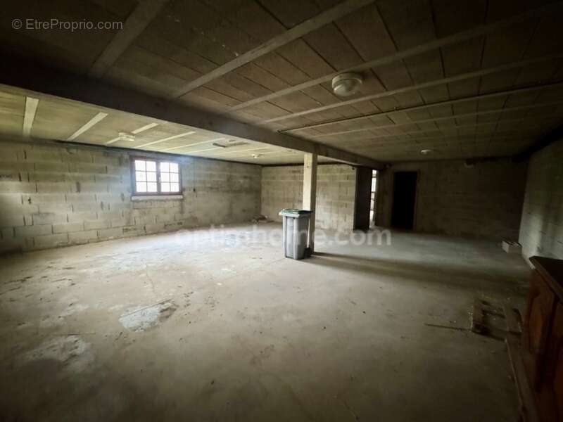 Maison à SAINT-SULPICE-LES-FEUILLES