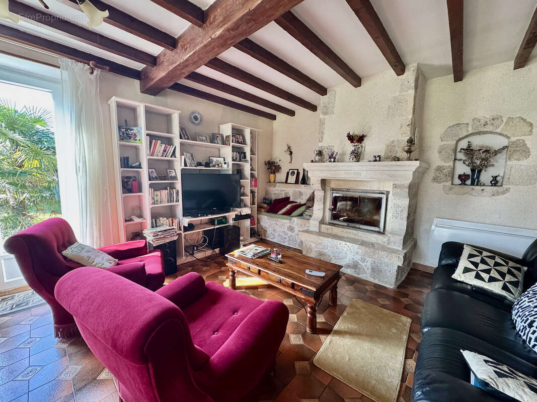 Maison à PUJOLS