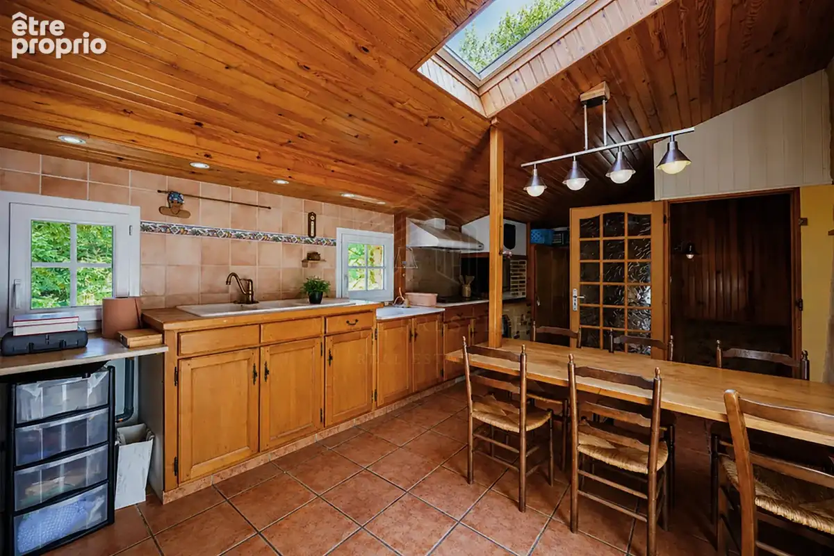 Propriété de caractère sur 4,5 hectares avec rivière, sources - photo 11