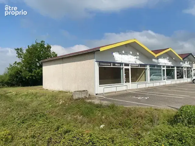 Commerce 220 m² à vendre à Montrevel-En-Bresse (01340) - photo 2