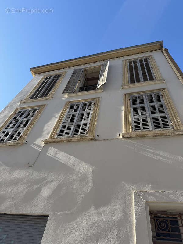 Appartement à MARSEILLE-5E