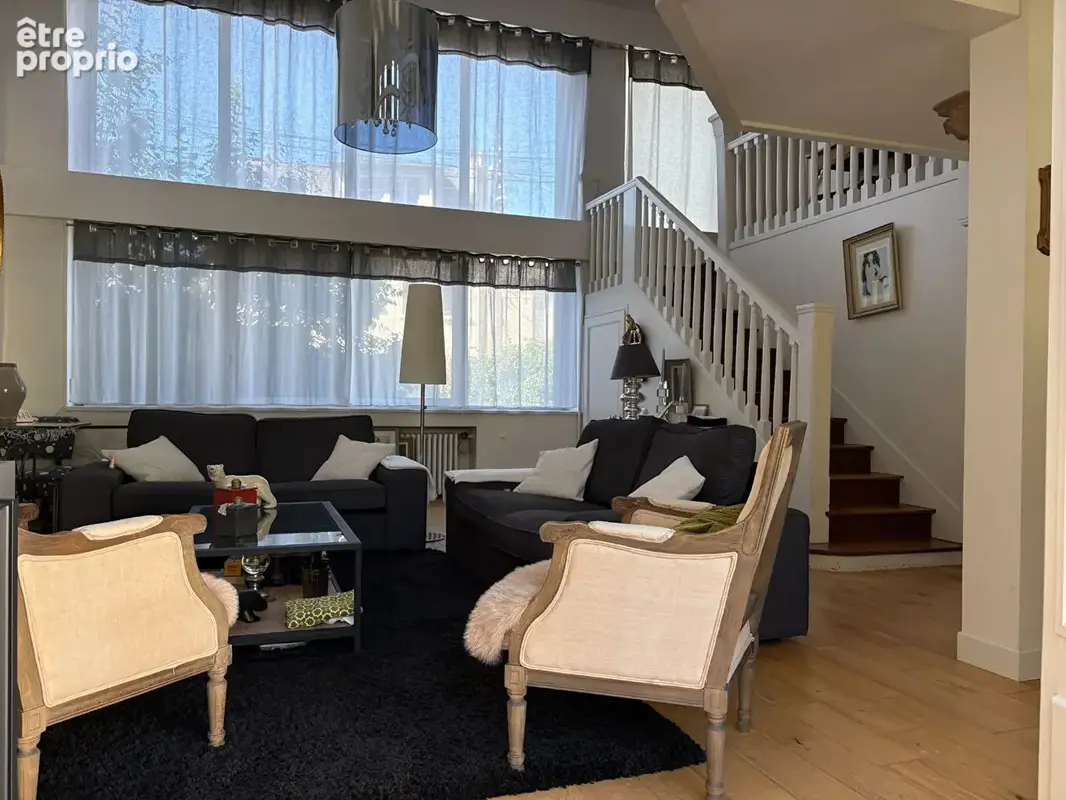 Belle maison familiale de 144 m² avec 5 chambres, jardin et garage - photo 2
