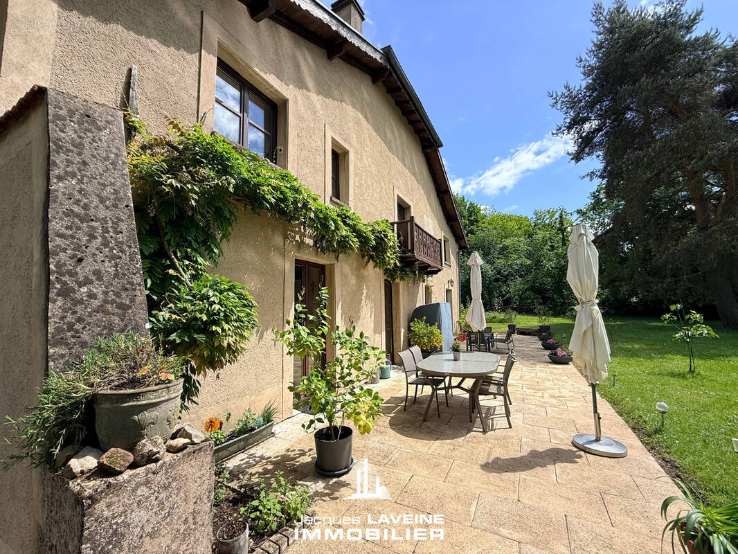Maison à COURCELLES-CHAUSSY