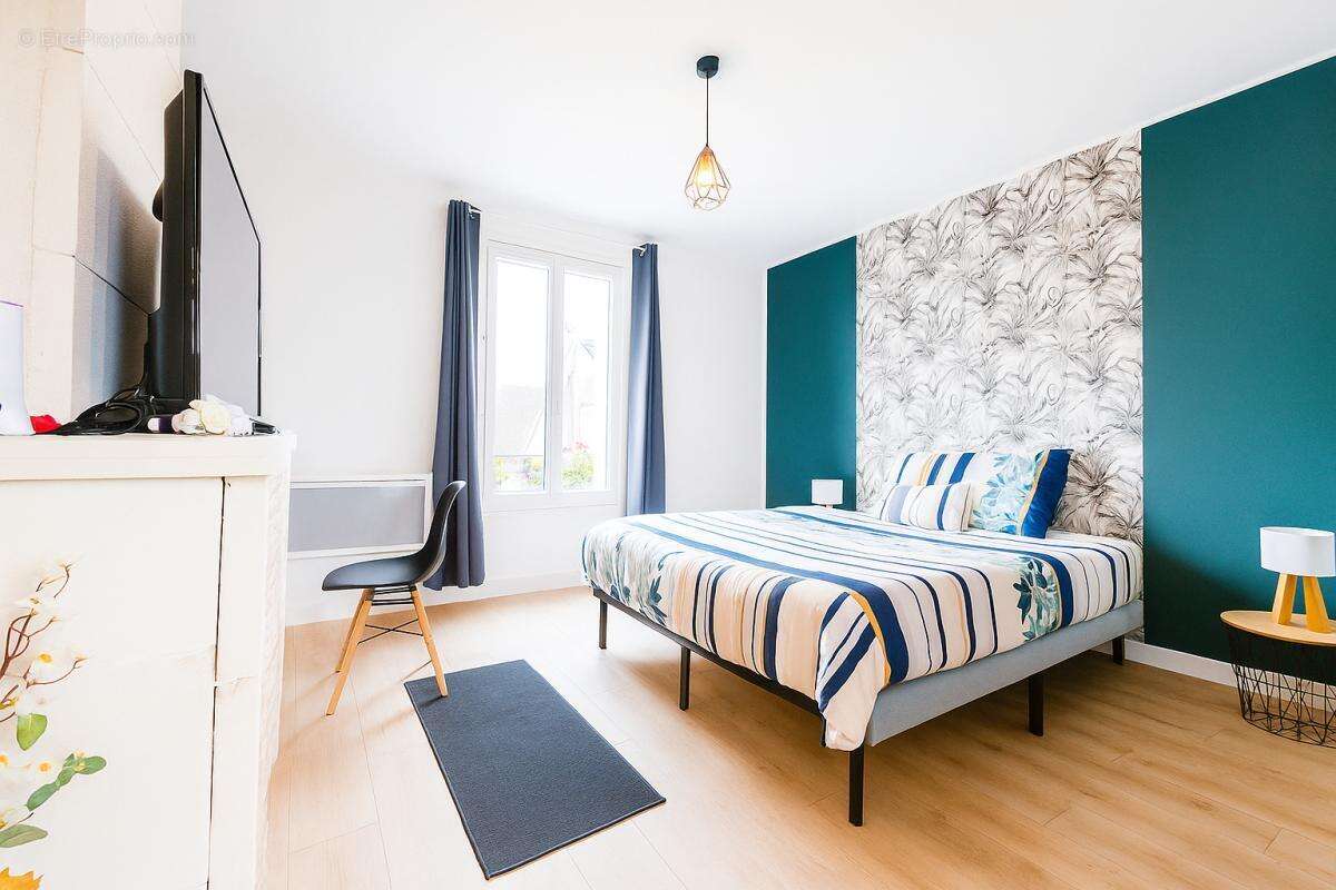 Maison à NOUANS-LES-FONTAINES