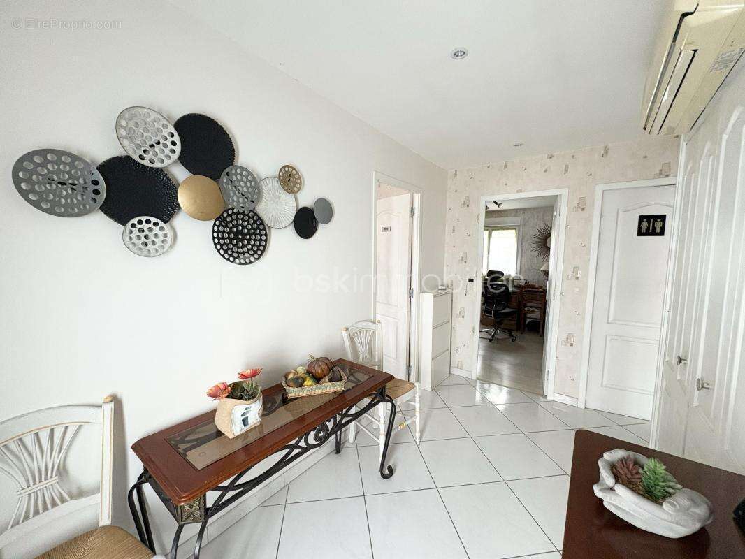 Maison à MONCETZ-LONGEVAS