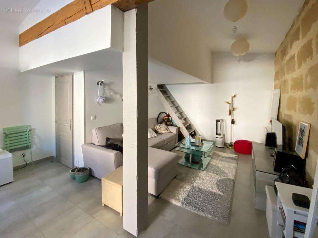 Appartement 163 m² à Saint-Loubes  - photo 2