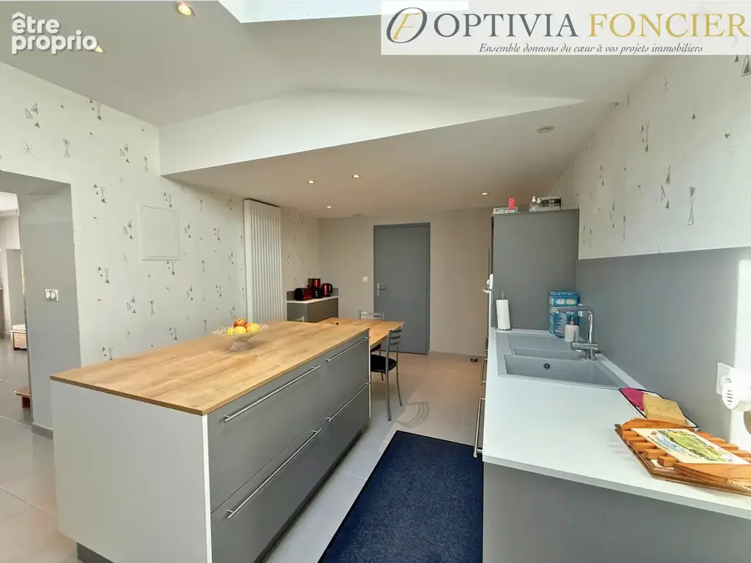 MAISON T7  - Quartier prisé - 190 m2 - 997 m2 de terrain clos - photo 8