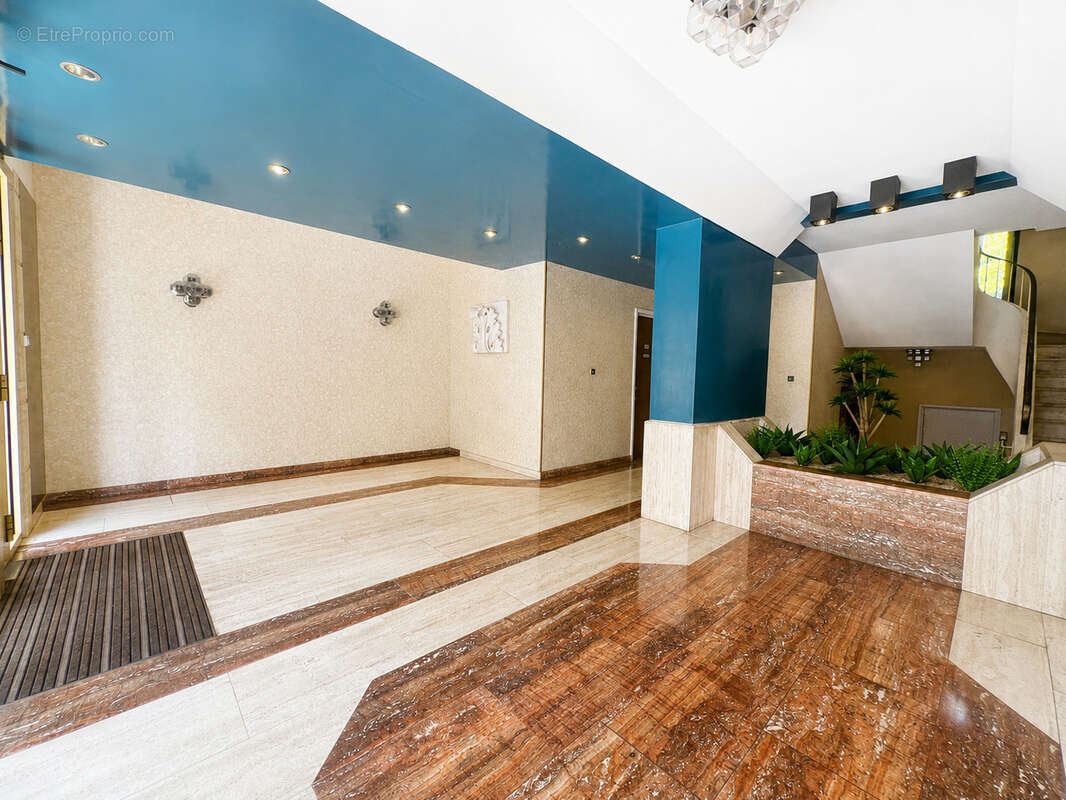 Appartement 1 pièce 31 m2   Secteur Clémenceau  Balcon, cave et parking   Beau potentiel d'aménagement - photo 6