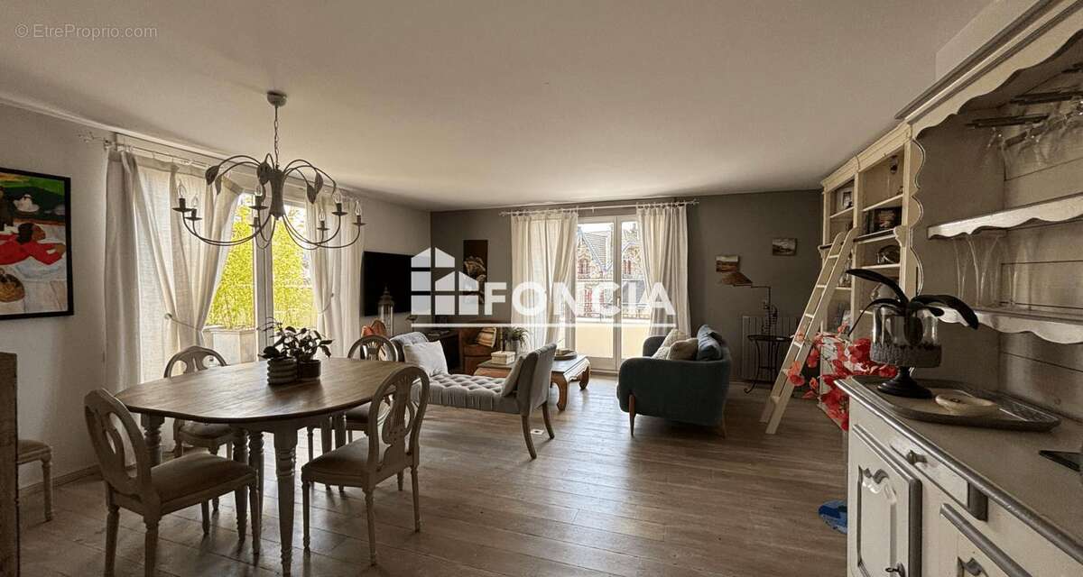 Appartement à SAINT-GRATIEN