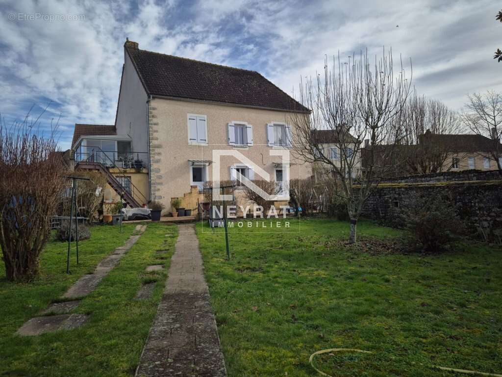 Maison à SAINT-LEGER-SUR-DHEUNE