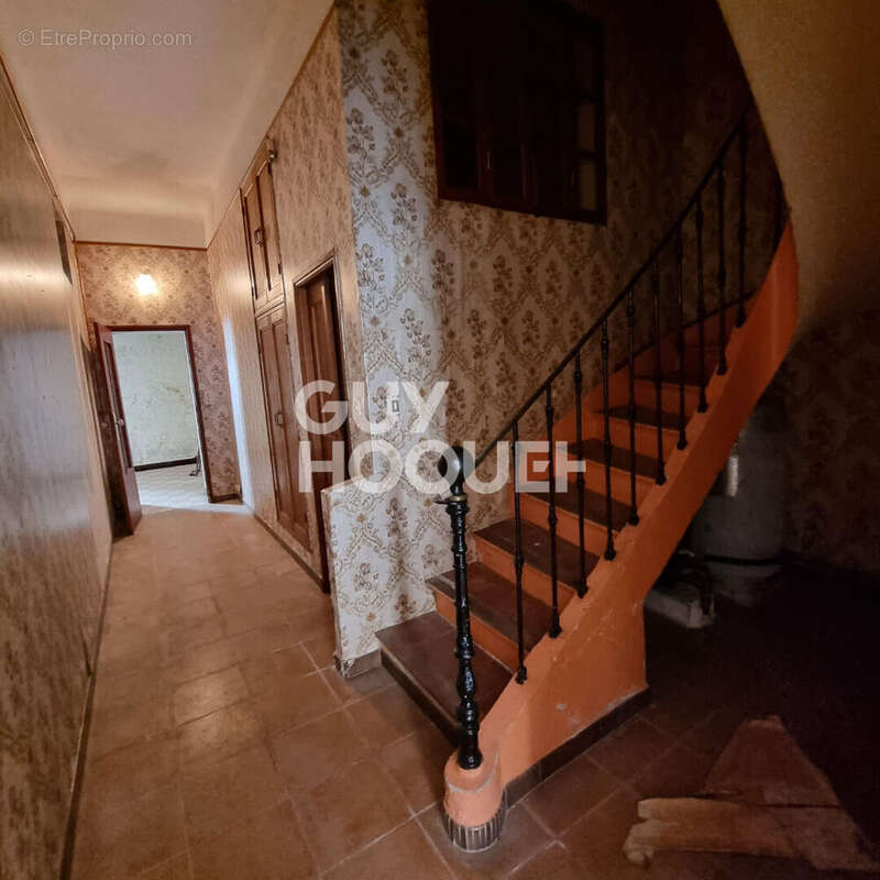 Appartement à ROGNONAS