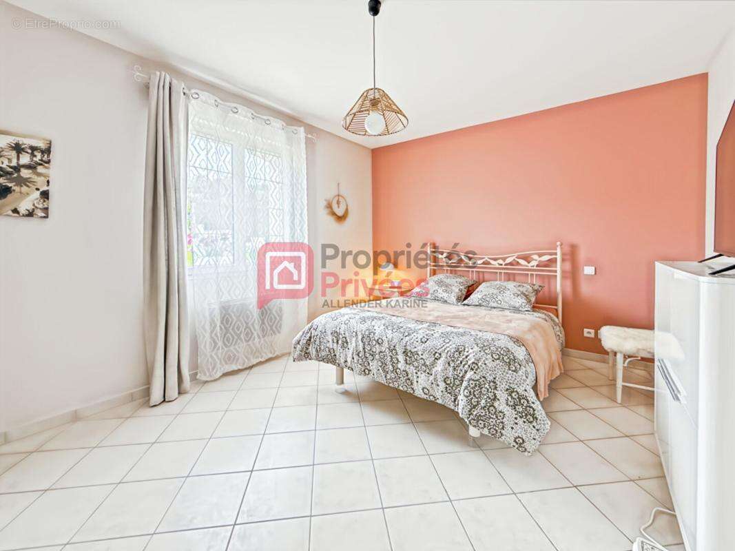 Maison Fontaine La Gaillarde 4 pièce(s) 120 m2 - photo 4