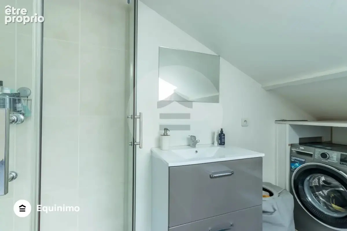 Appartement duplex situé au dernier étage de 2 pièces 1 chambre de 48,25m2 au sol. - photo 8