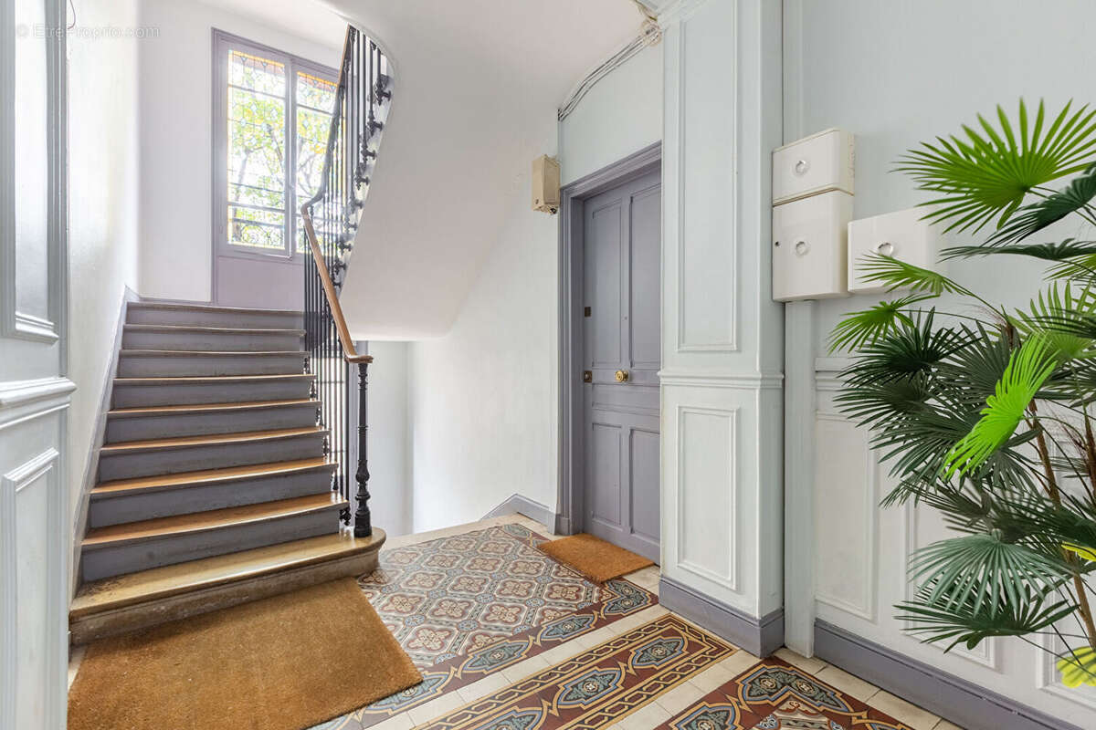 Appartement à COURBEVOIE