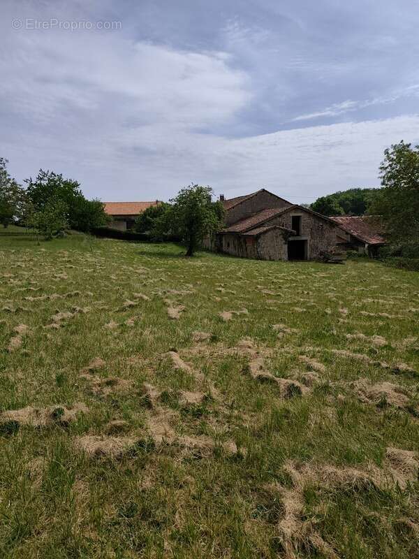 Grange à vendre 1 pièces VARAIGNES (24) - photo 14