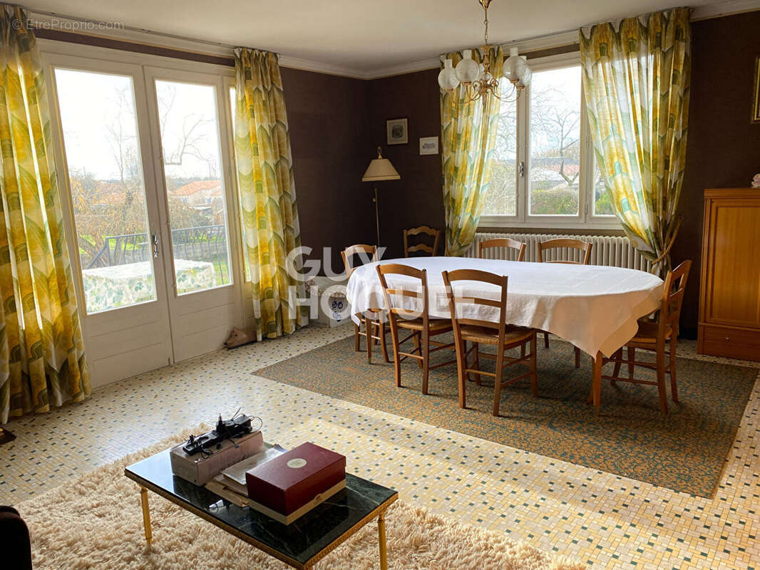 Maison à FONTENAY-LE-COMTE