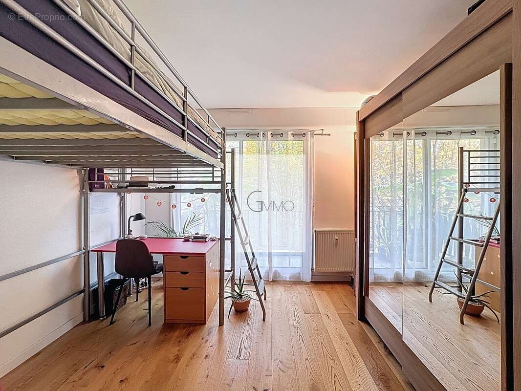 Appartement à L'HAY-LES-ROSES