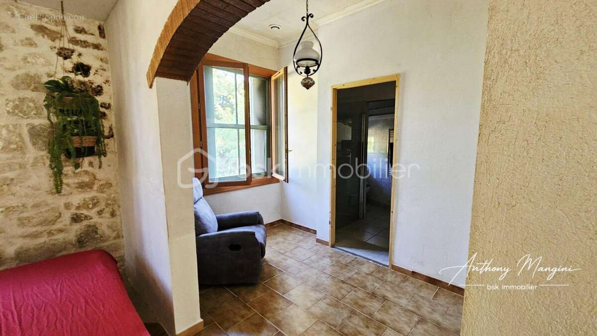 Authentique mas en pierre de 1860 avec ancien chai et beaux volumes - photo 7