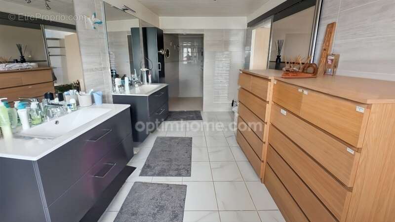 Maison à BADEFOLS-D&#039;ANS