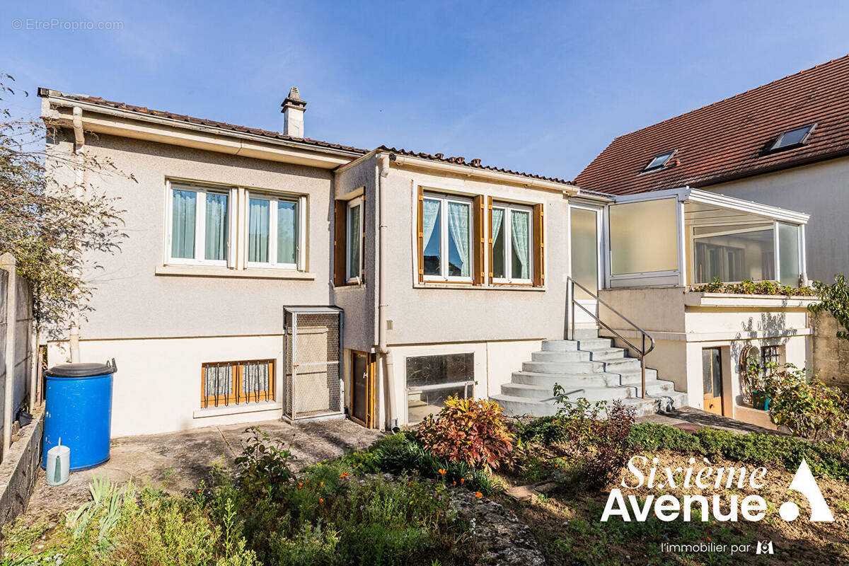 Maison à PARAY-VIEILLE-POSTE