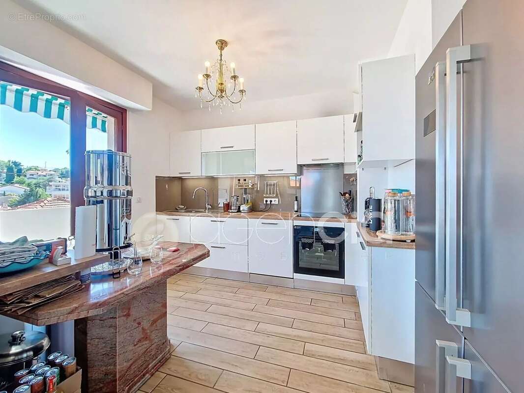 Au  dernier étage d un petit immeuble ! Bel appartement au Cannet quartier Europe  proche  commodités - photo 4