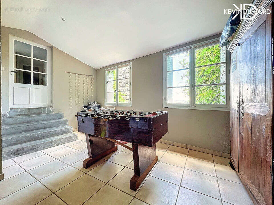 Maison 317 m² à Saint-Pierre-Saint-Jean  - photo 42