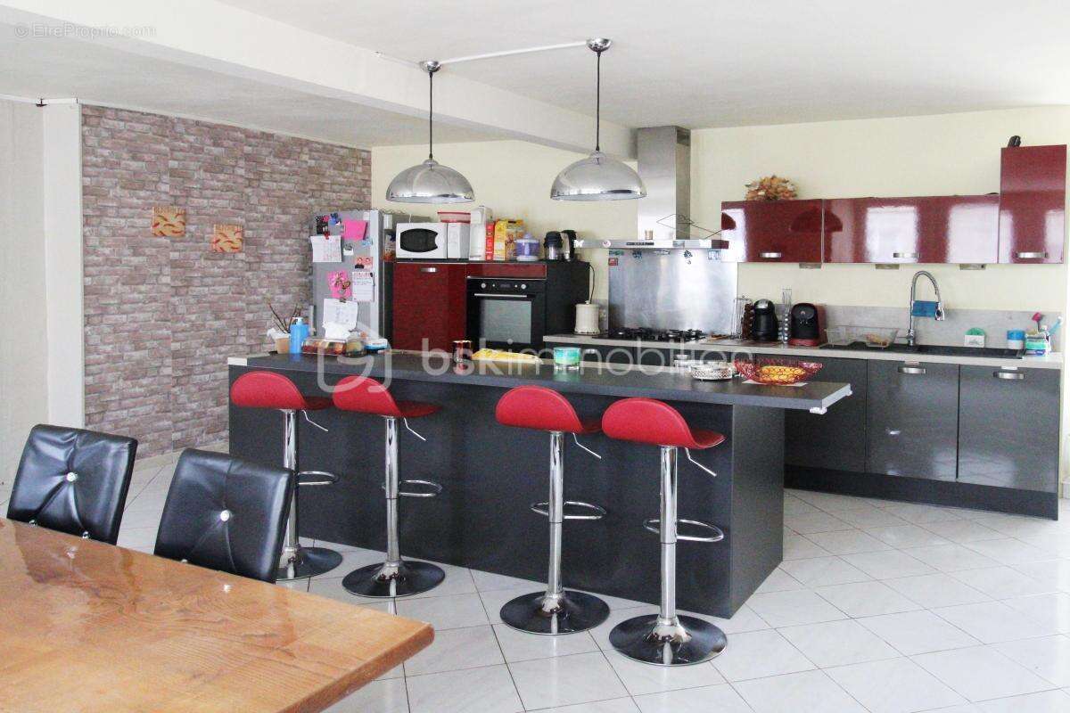 Maison à MONTEREAU-FAULT-YONNE